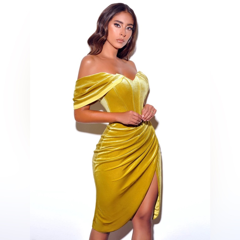 Omaria Gold Velvet Off Shoulder Corset Dress